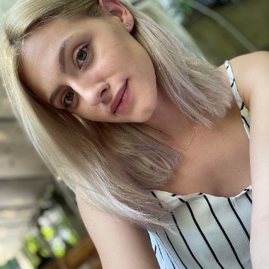 Noemi Kiss - content writer and Sales