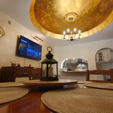 Specialist marketing,  Instructor Aerobic, Baby sitter, Pet Sitter, Asistent administrativ