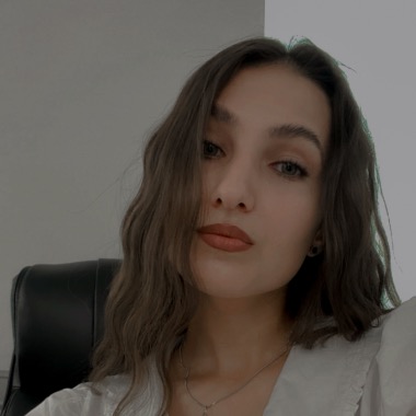 Marketing specialist & Social Media Manager & Branding & Web Design & Strategist de lansare