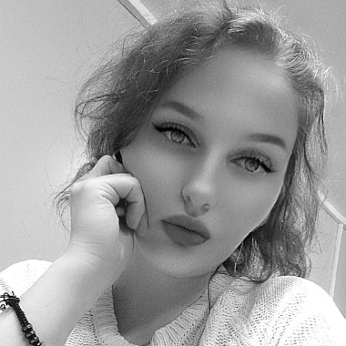 Corectură texte, transcriere audio‑text și editare.