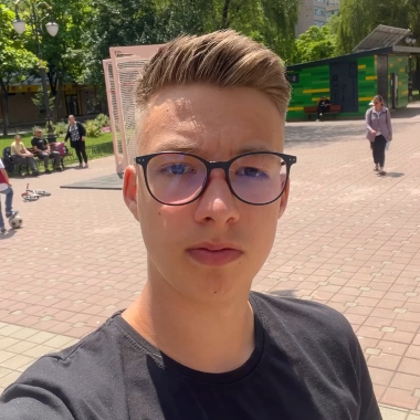 Expert in PowerPoint si Word