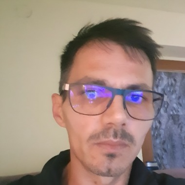 Web Designer Perfecţionist & Creativ